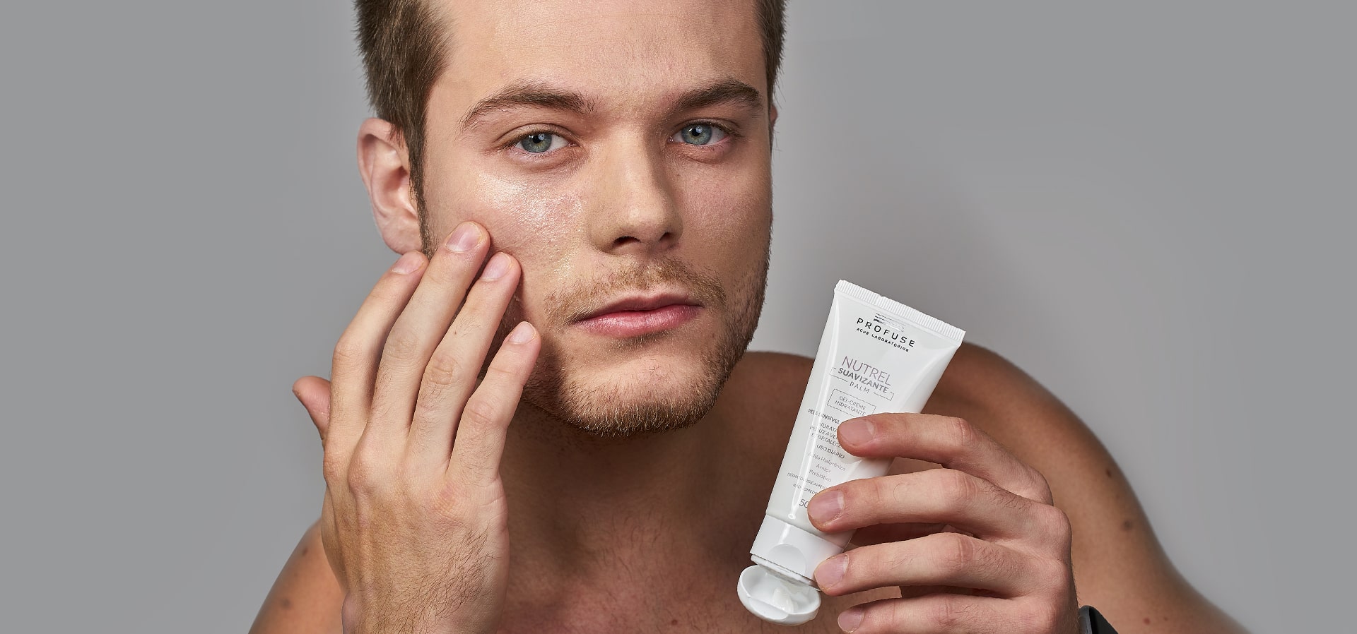 Modelo aplicado Nutrel Suavizante Balm